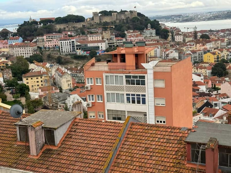 Eco Tuk Tours Lisbon - Lisbon Cathedral First: Getting Oriented Fast