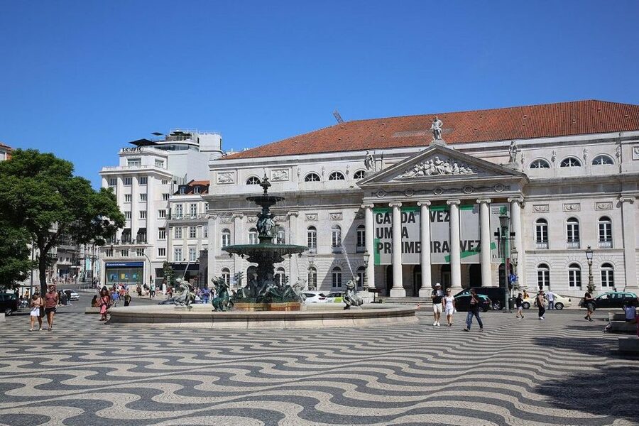 Essential Lisbon: Half-Day Tour - Belém Tower to Pastéis de Belém: starting with the Tagus and the sweet stuff