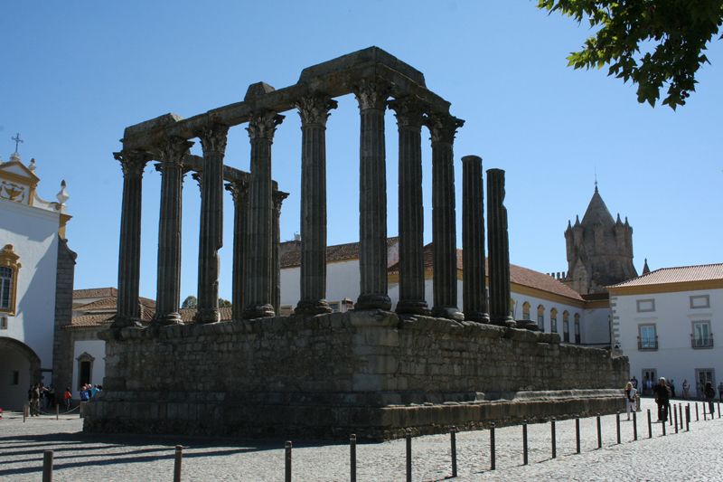 Évora and Megaliths Full-Day Tour from Lisbon - Getting from Lisbon to Évora without losing the day
