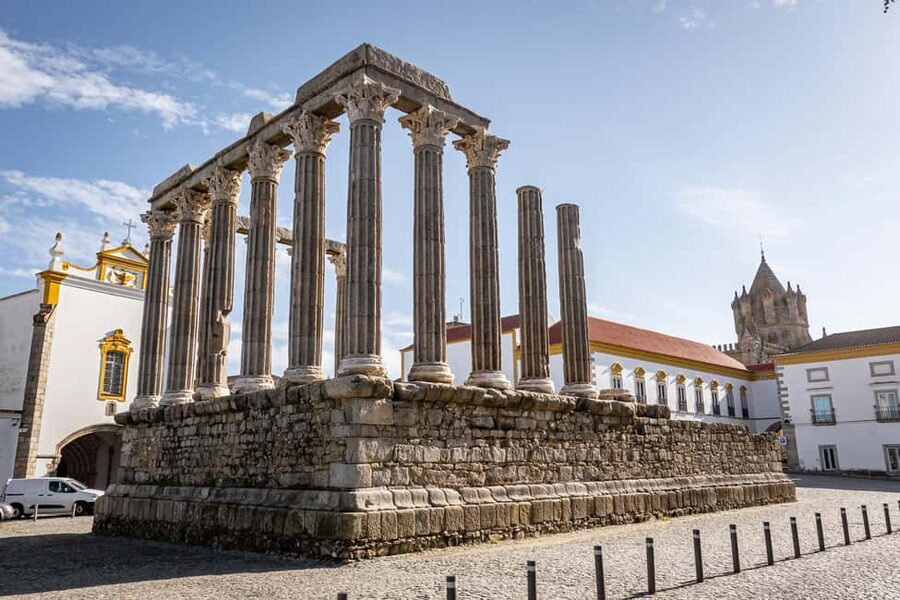 Évora: Flexible Walking Tour in Historic Center - Évora’s historic center, built for a stress-free loop