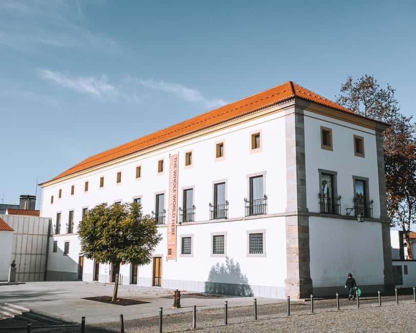 Évora: Flexible Walking Tour in Historic Center - Ending with a romantic garden and returning along the medieval wall