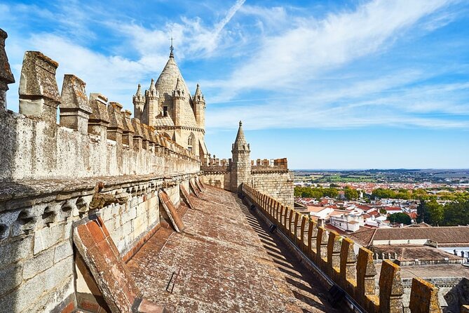 Évora Private Tour - Cork Factory Visit Included - Aqueduct, Gardens, and Fake Ruins: What Makes Évora Feel Like a Place
