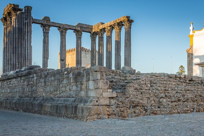 Évora Tour - Stop 3: Praca do Giraldo—your easy orientation point