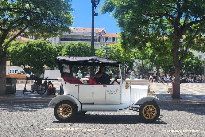 Explore the City in Style Lisbon on Electric Tuk Tuk - Miradouro das Portas do Sol: the Tagus in your camera frame