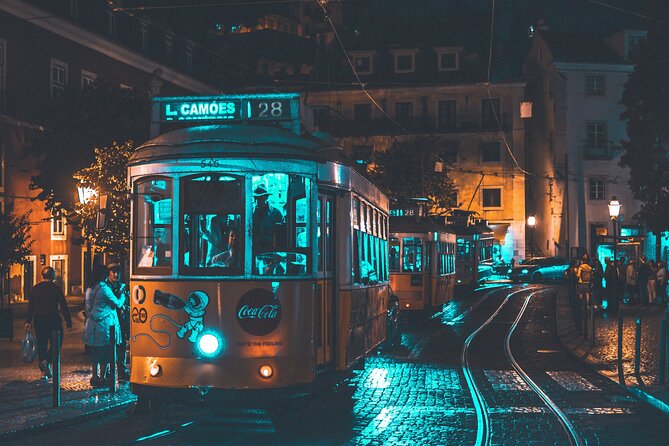 Fado Half Day Guided Tour with Dinner and Live Show in Lisbon - Dinner setup: why the meal is part of the experience