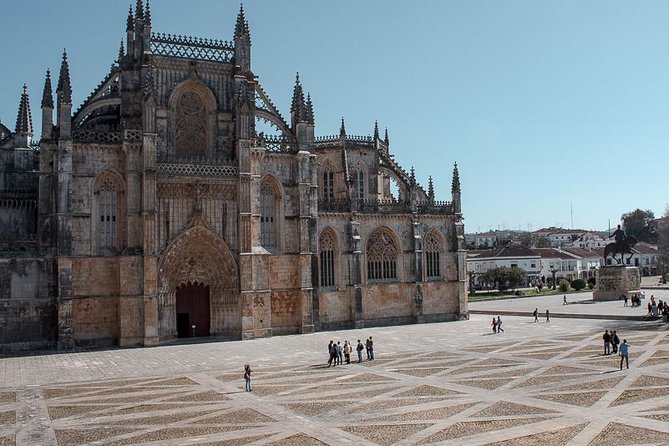 Faith and Heritage: Fátima, Batalha, Nazaré, Óbidos from Lisbon - Nazaré: ocean views, azulejos, and the legend of Dom Fuas Roupinho