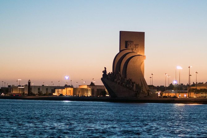 Fall in love in Lisbon! - MAAT and the modern contrast: science meets sunset light