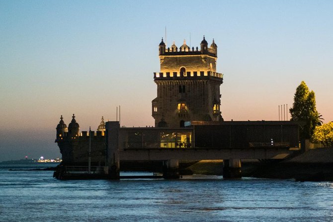Fall in love in Lisbon! - São Jorge Castle area: the iconic “from above” moment