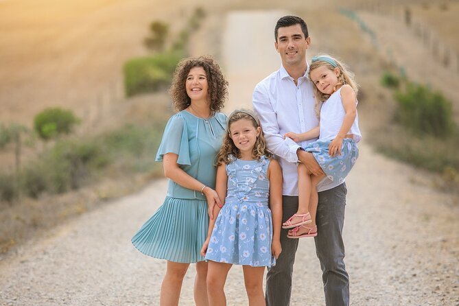 Family photo shoot in Cascais with a professional photographer - The walking tour piece: why it’s included (and when it helps)