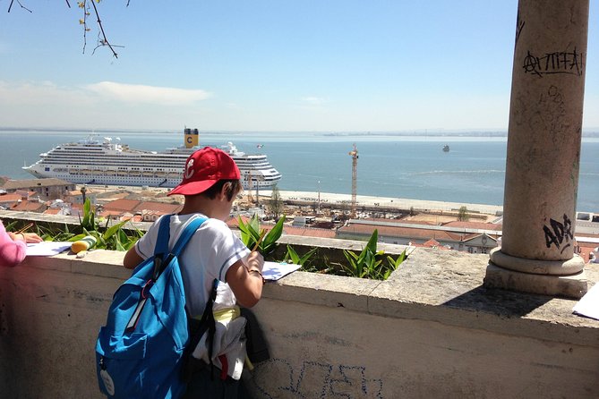 Family Tour: Genuine Lisbon - Castelo, Alfama, and Mouraria: viewpoints plus Lisbon’s legends