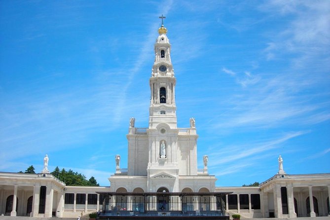 Fátima and Tomar - Heritage, History & Religion - Aljustrel’s Os Três Pastorinhos: the story moves from altar to everyday life