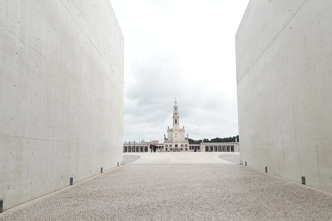 Fátima, Batalha, Nazaré and Óbidos day Tour - Fátima: Candle at the Sanctuary and Why It’s More Than a Photo Stop