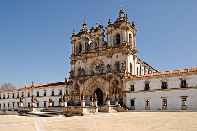 Fátima Batalha Nazaré and Óbidos Full Day Tour from Lisbon - Óbidos inside the fortress walls and the ginjinha ritual