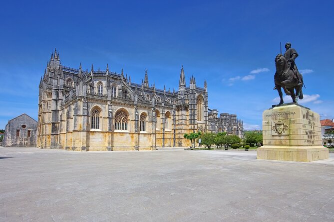 Fatima, Batalha, Nazaré and Óbidos: Private Full Day Tour - Why this Lisbon private tour ties together four different moods