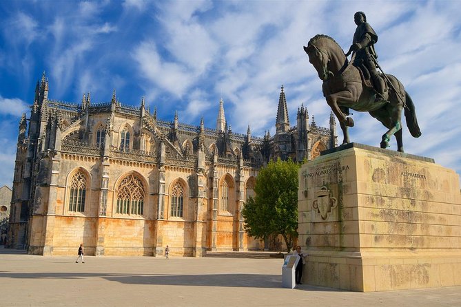 Fátima – Batalha – Nazaré – Óbidos: FAITH, HISTORY, AND BEAUTY - The Big Idea: Faith, Surf, and Castle Walls in One Route