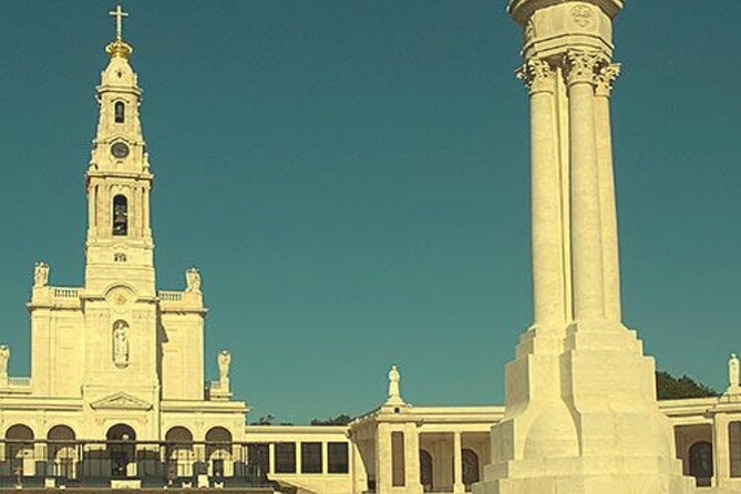 Fátima - Full Day Private Guided Tour from Lisbon by minivan - Inside the Sanctuary Visit: How the Guide Helps You Understand Fátima