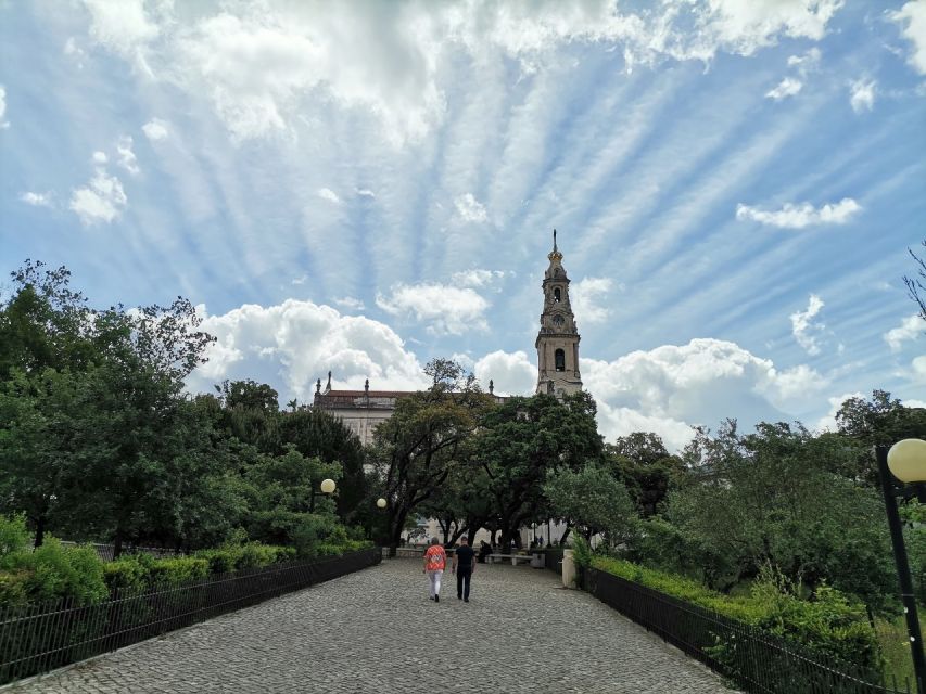 Fatima Full-Day Private Personalized Pilgrimage from Lisbon - Basilica of the Most Holy Trinity: A Modern Landmark for World Pilgrims