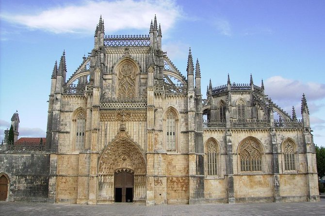 Fátima Full Day Trip from Lisbon in Private Vehicle - Guides Make the Day: Americo, André, and Fálvio