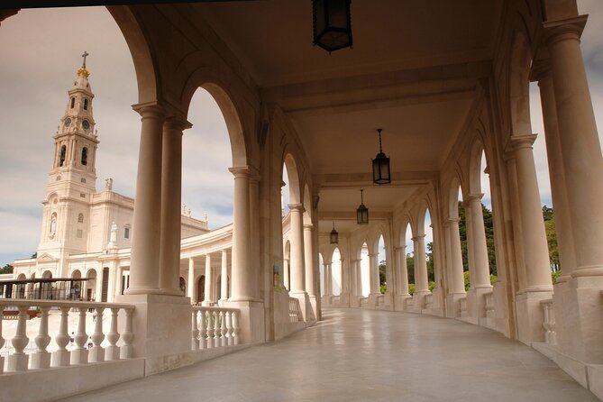 Fatima Guided Private Half day Tour - Stop 1 at Centro Comercial Fátima: a practical breather before the sacred sites