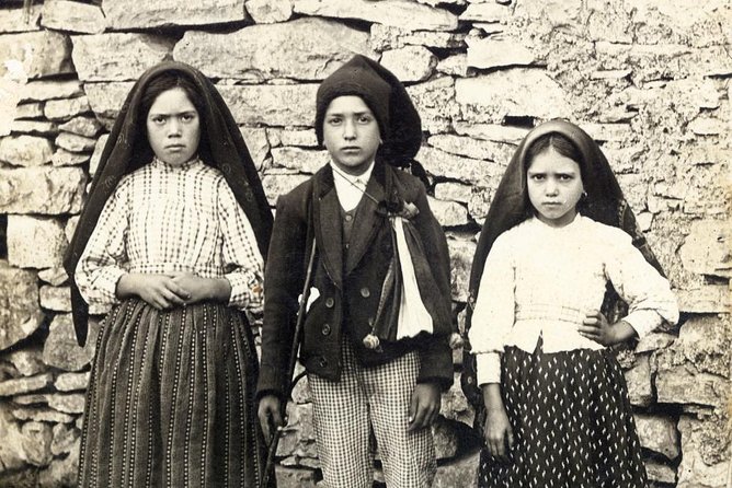 Fatima Guided Private Half day Tour - Candles, the blessed well, and Mass options without feeling rushed