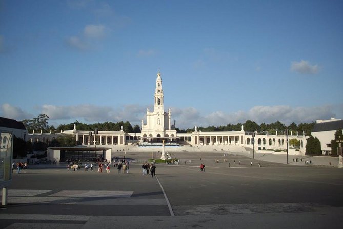Fátima, Nazaré and Óbidos Private Tour from Lisbon - Pickup, Private Guide Time, and the Value of a Real Plan