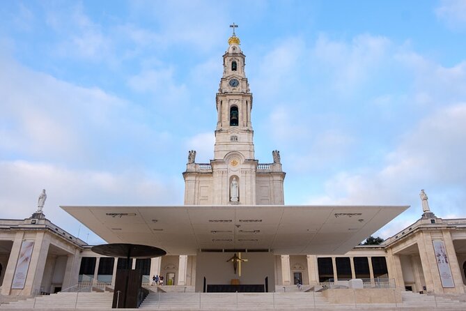Fatima, Obidos and Nazaré Tour (8 hours) - Price and value for a group of up to 6