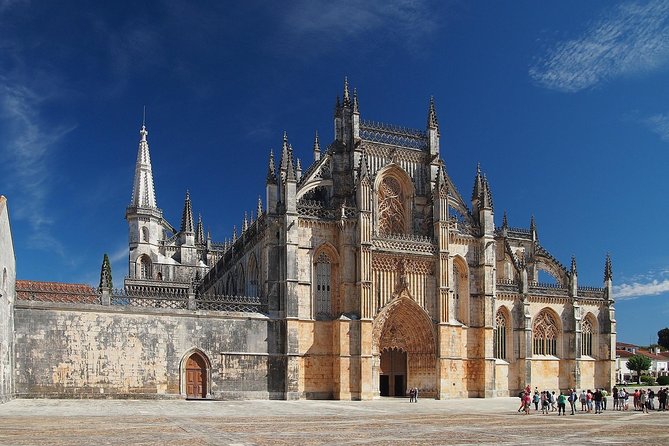 Fatima, Obidos and Nazaré Tour (8 hours) - Stop 2: Santíssima Trindade Basílica’s modern white design (and entry fees)