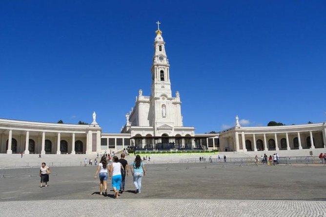 Fatima Sanctuary & Obidos Ancient Village Private Luxury Tour - Batalha Monastery: UNESCO time that feels tight but doable