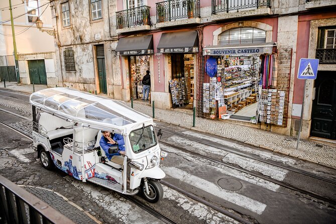 Food & Wine Lisbon Tour with Local Guide in Private Eco Tuk Tuk - The private eco tuk-tuk format (and what it means for value)
