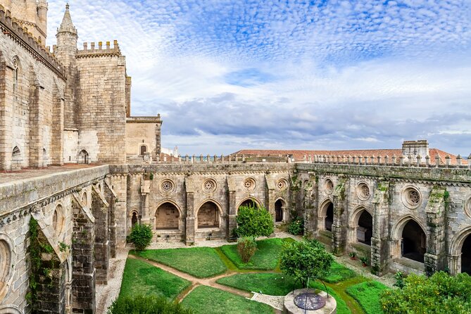 From Lisboa: Evora & Monsaraz Private Full Day Tour - King Manuel’s Palace and the Royal Palace area: quick but photogenic