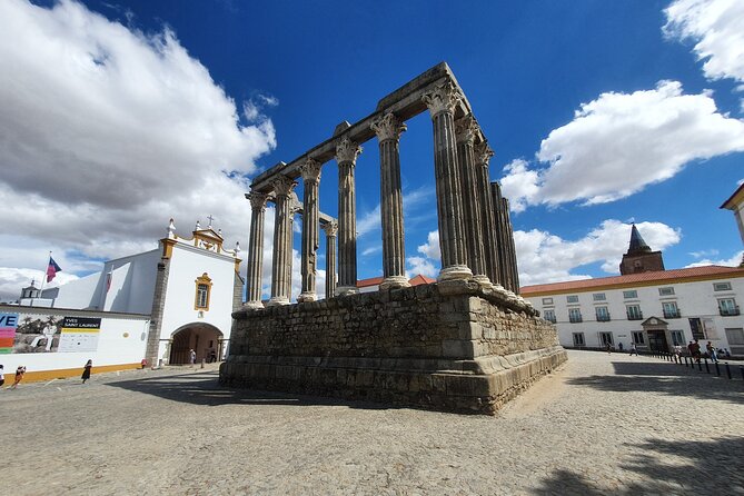 From Lisboa: Évora & Monsaraz Small-Group Full Day Tour - Igreja de São Francisco and the short stops that keep you moving
