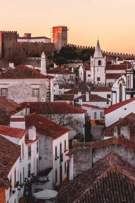 From Lisboa: Full-Day tour to Nazaré & Óbidos - The Promenade and Seafood: Eating Like a Coastal Town