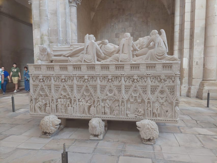 From Lisbon: Alcobaça & Óbidos Self-Guided Tour - Self-guided with audio: how to make it feel less rushed