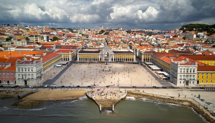 From Lisbon: Belem Historic Sightseeing Tour by Tuk Tuk - From Lisbon to Belém on a tuk-tuk: the “fast and focused” format