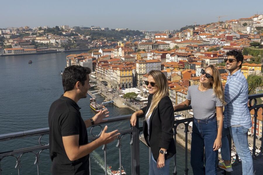 From Lisbon: Day Trip to Porto, Óbidos, and Nazaré - Nazaré and Forte de São Miguel: where winter waves turn into a global story