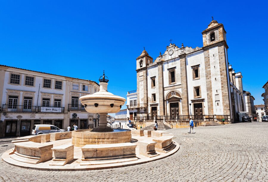 From Lisbon: Évora + Chapel of Bones + Monsaraz + Alentejo Wines - Lisbon to Évora: the drive that actually buys time