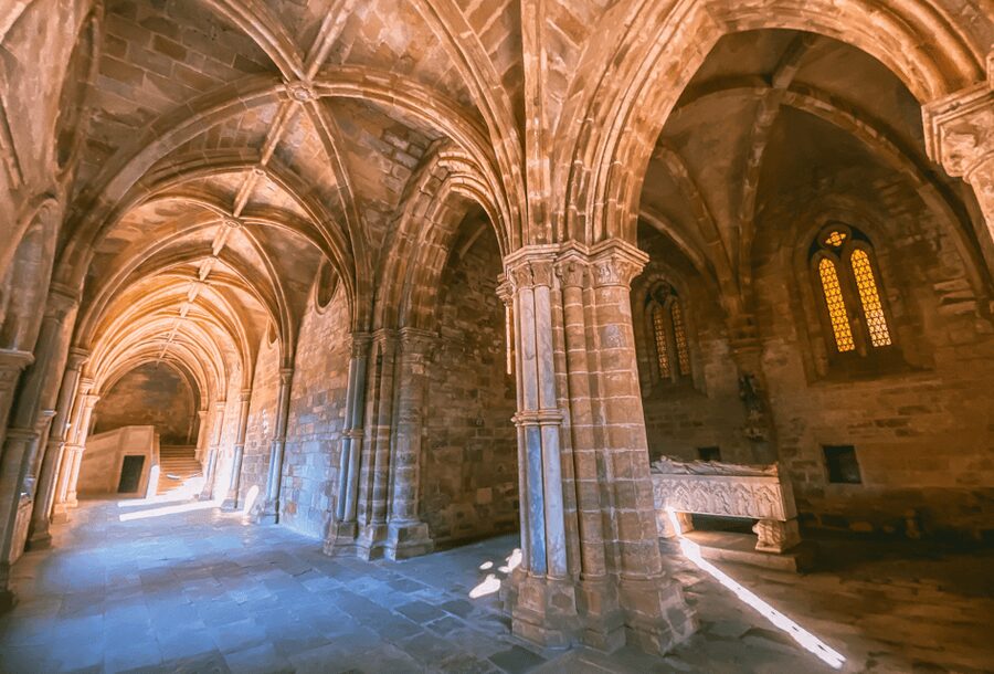 From Lisbon: Évora + Chapel of Bones + Monsaraz + Alentejo Wines - Free time in Évora: the lunch part you control