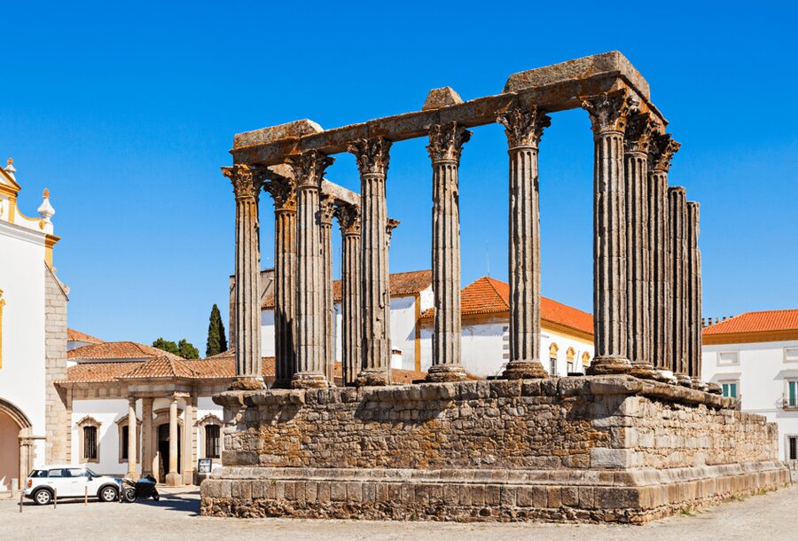 From Lisbon: Évora + Chapel of Bones + Monsaraz + Alentejo Wines - Évora’s Cathedral: where Gothic architecture meets practical viewpoints