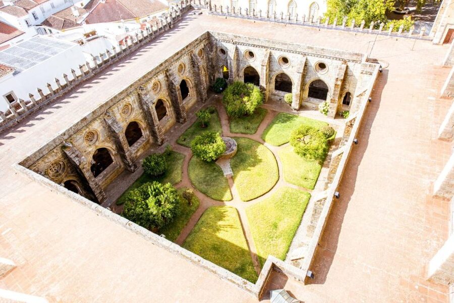 From Lisbon: Évora City Private Tour - Chapel of Bones (Capela dos Ossos): a powerful stop that deserves calm