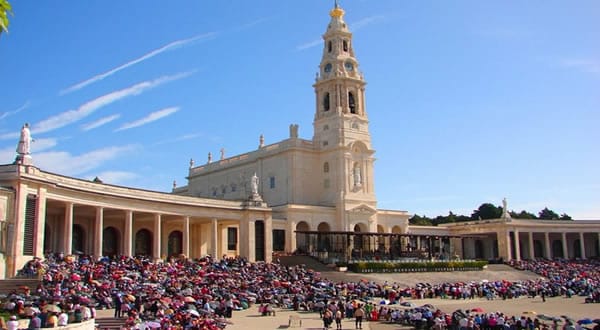 From Lisbon: Fátima, Batalha, Nazaré and Óbidos Day Tour - Key highlights you should care about