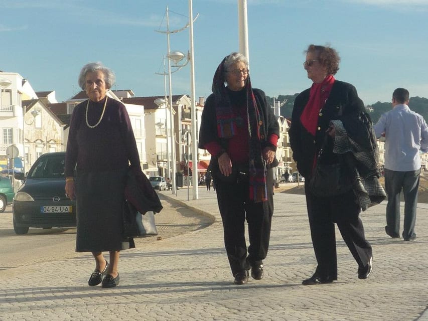 From Lisbon: Fátima, Batalha, Nazaré and Óbidos Day Tour - Sanctuary of Our Lady of Fátima: how to use your guided time