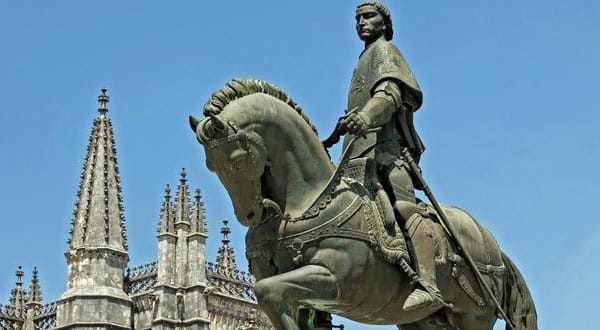From Lisbon: Fátima, Batalha, Nazaré and Óbidos Day Tour - What to expect from the guide and timing