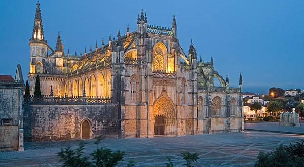 From Lisbon: Fátima, Batalha, Nazaré and Óbidos Day Tour - Church of the Most Holy Trinity: a quick modern primer
