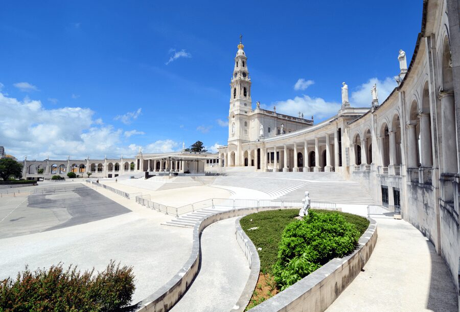 From Lisbon: Fátima, Batalha, Nazaré, and Óbidos – Small groups - Key highlights that matter on the ground