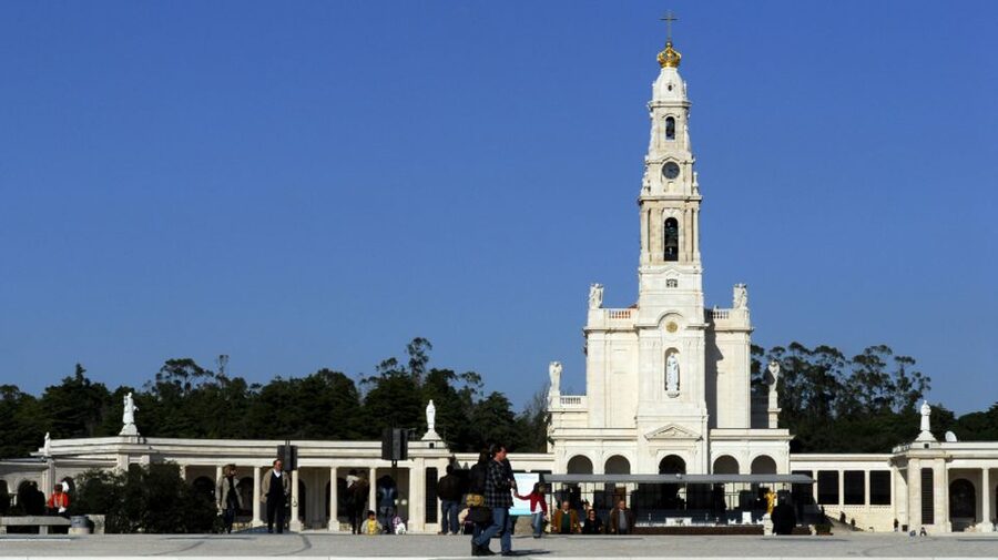 From Lisbon: Fátima, Batalha, Nazaré & Óbidos Full-Day Tour - Should You Book This Fátima, Batalha, Nazaré & Óbidos Tour?
