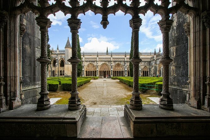 From Lisbon: Fátima, Nazaré, Batalha and Óbidos Guided Tour - Guide Quality and Language: The Real-Life Variable