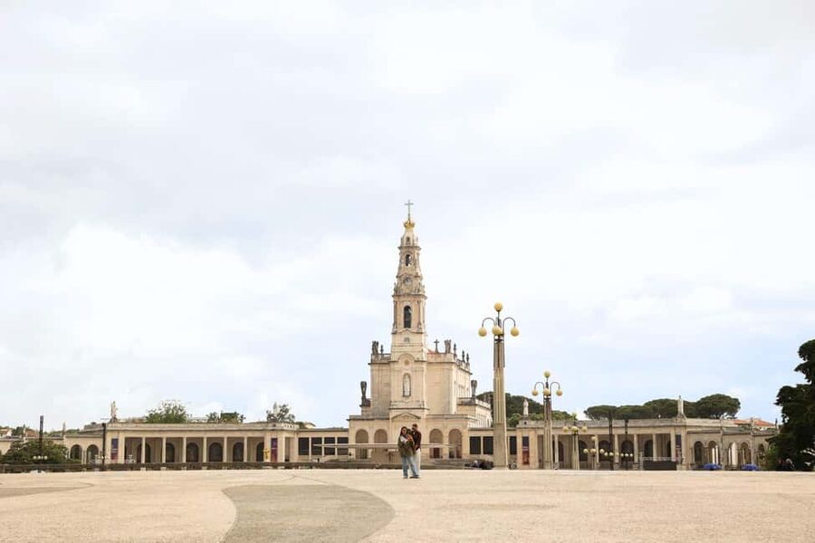 From Lisbon: Fátima, Óbidos, and Nazaré Small Group Day Tour - Who this tour fits best (and who should rethink it)