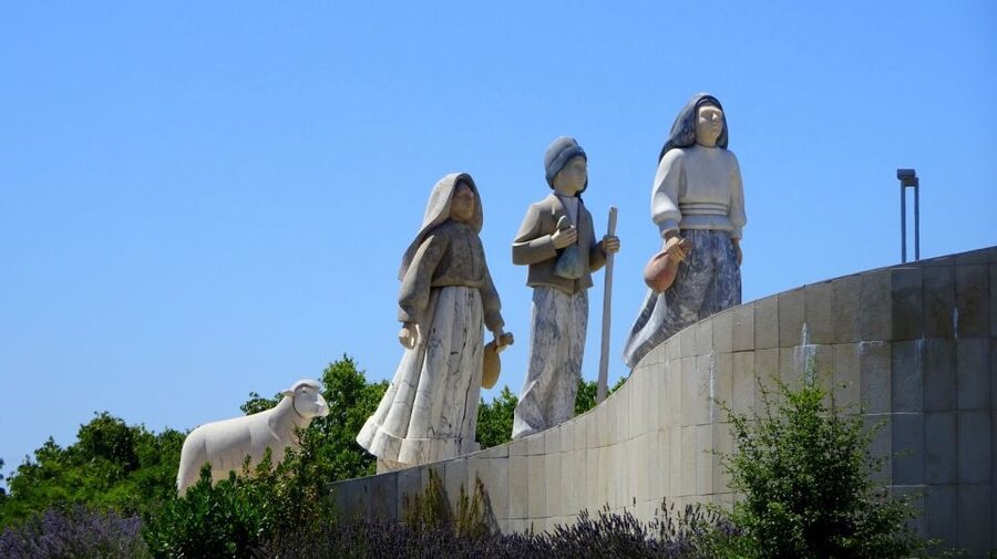 From Lisbon: Fátima Sanctuary, Nazaré & Óbidos - Key things I’d circle before you book