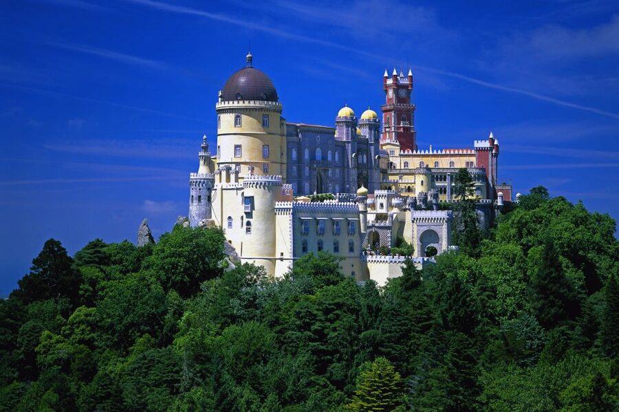 From Lisbon: Half-Day Private Sintra Cascais Tour - Cascais coast stops: Praia do Guincho and the feel of a seaside town