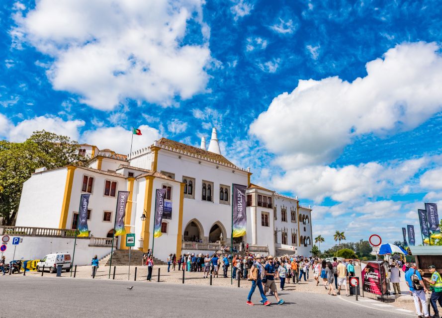 From Lisbon: Half-Day Private Sintra Cascais Tour - Guides, languages, and what to look for during the ride